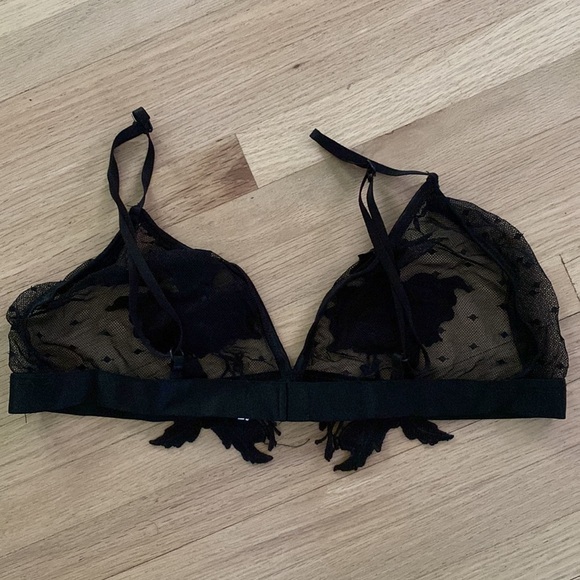 Lace Bralette with Floral Patches - Picture 4 of 6